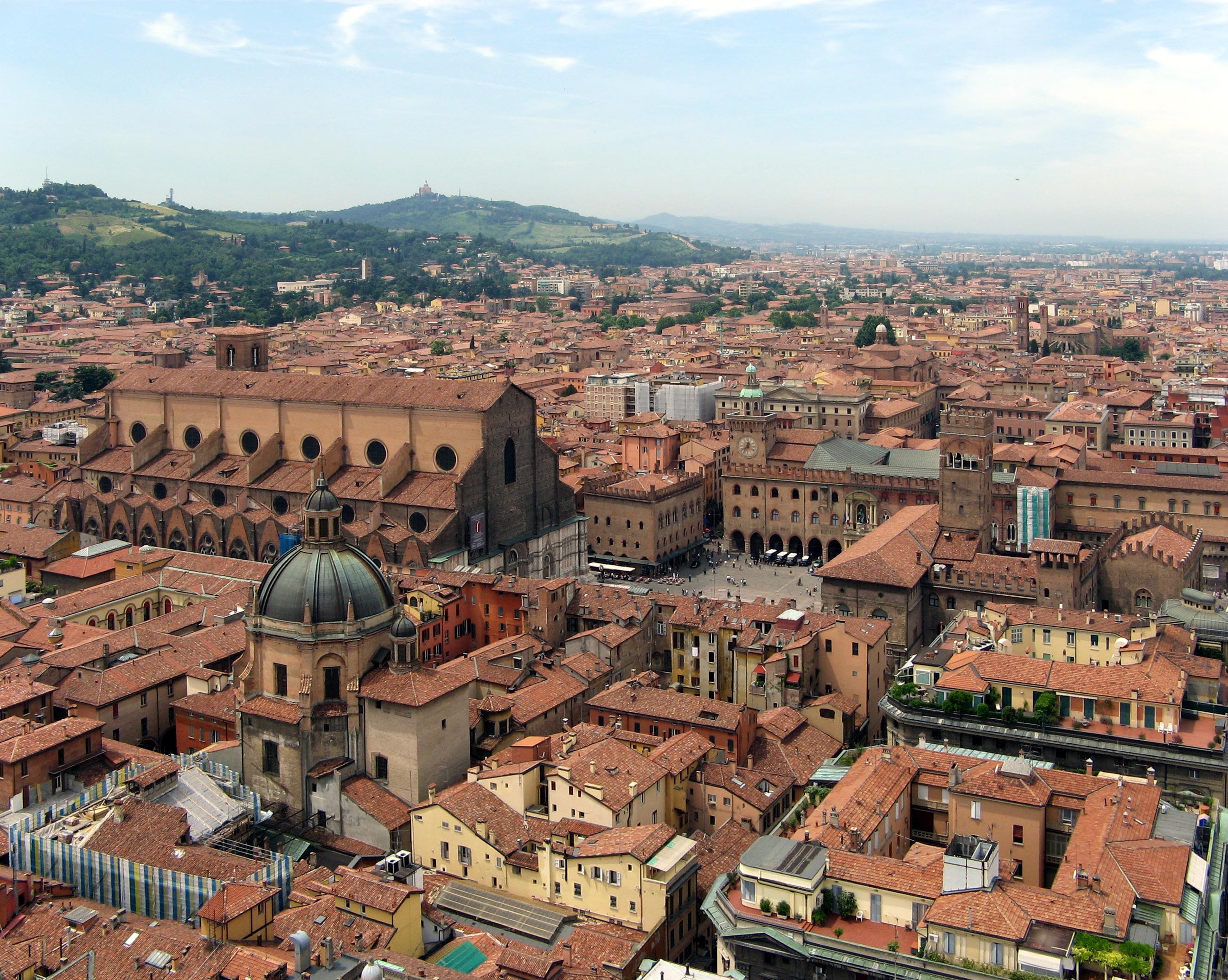 Bologna SanPetronioPiazzaMaggiore1